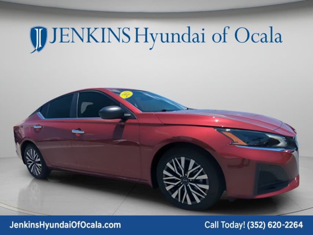 Used 2025 Nissan Altima SV Sedan