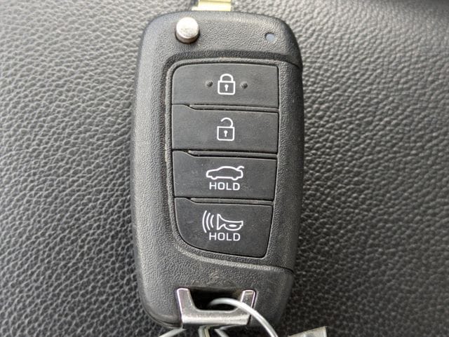 2025 Hyundai Elantra SE - Photo 26