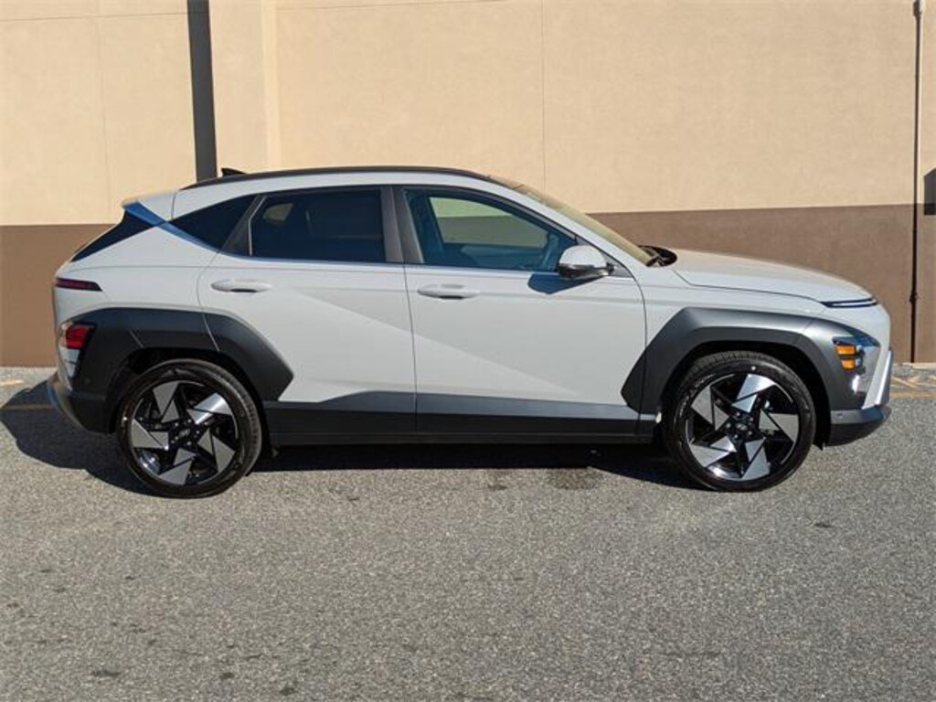 New 2026 Hyundai Kona Limited FWD SUV