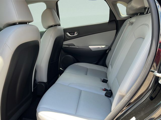 2022 Hyundai Kona Limited - Photo 11