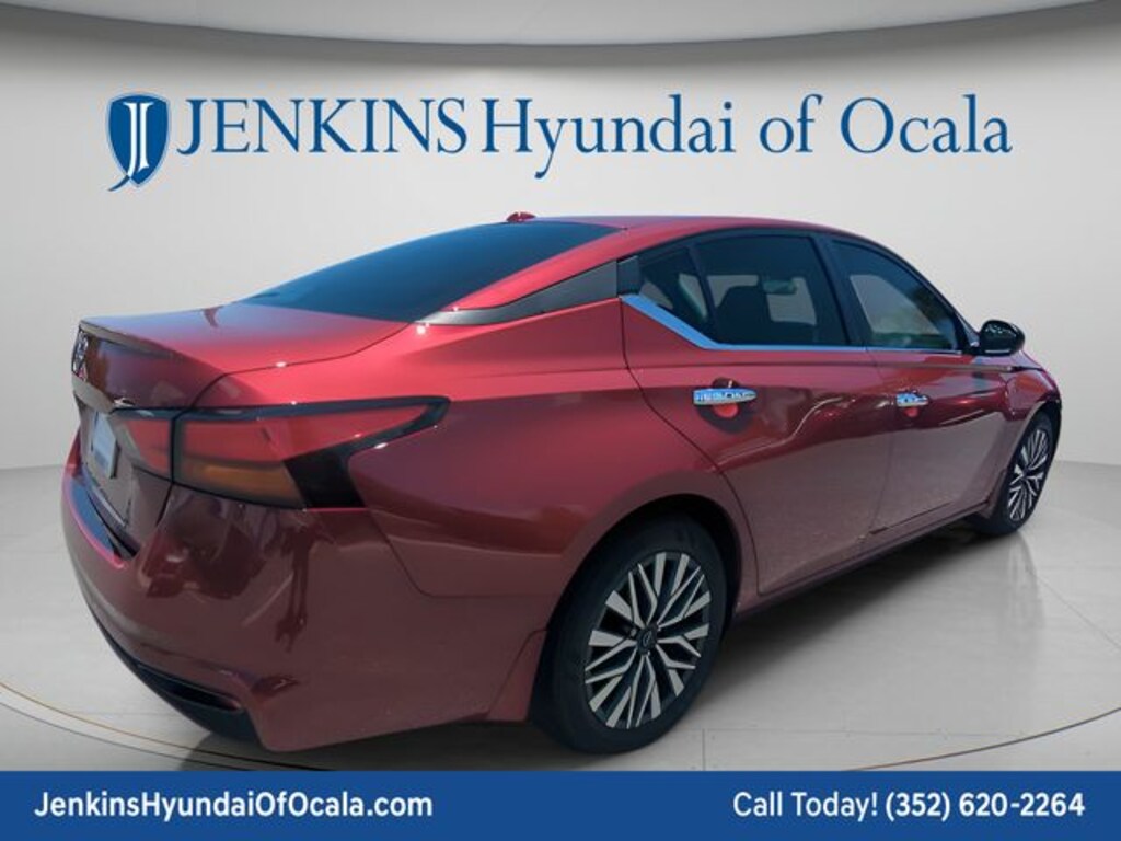 Used 2025 Nissan Altima SV Sedan