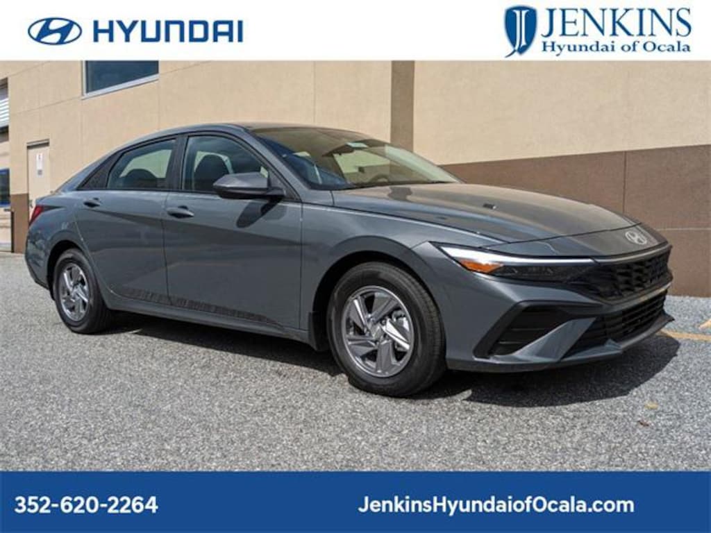 New 2025 Hyundai Elantra SE Sedan