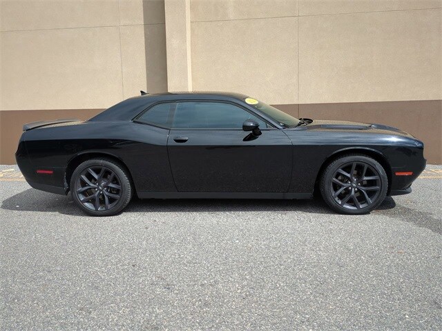 2020 Dodge Challenger SXT photo 3