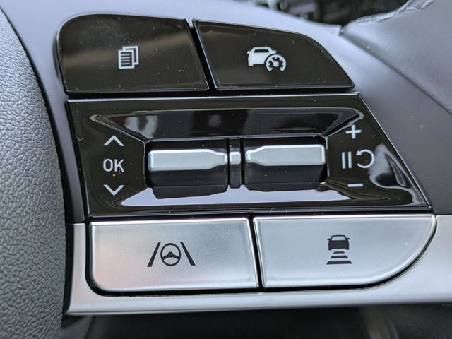 2025 Hyundai Elantra Limited - Photo 27