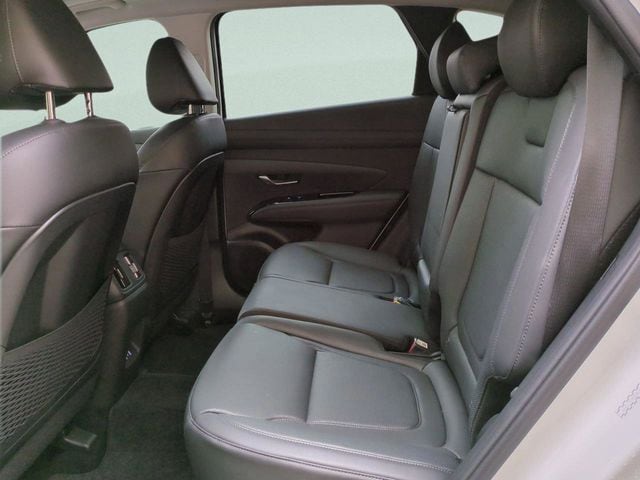 2025 Hyundai Tucson Limited - Photo 17