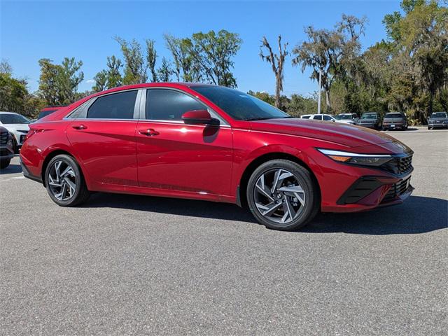 2025 Hyundai Elantra Hybrid Limited photo 2