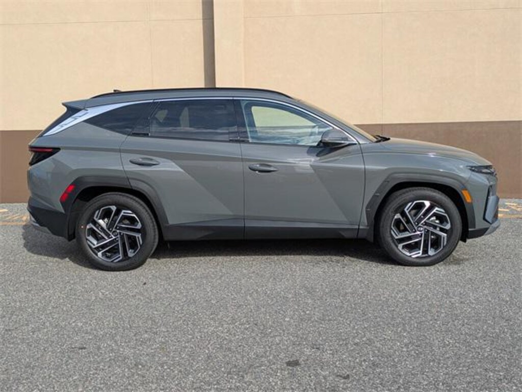 New 2026 Hyundai Tucson Limited FWD SUV