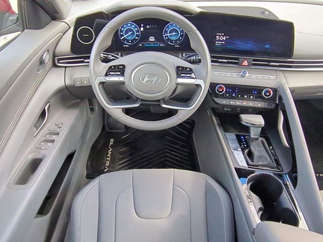 2025 Hyundai Elantra SEL - Photo 13