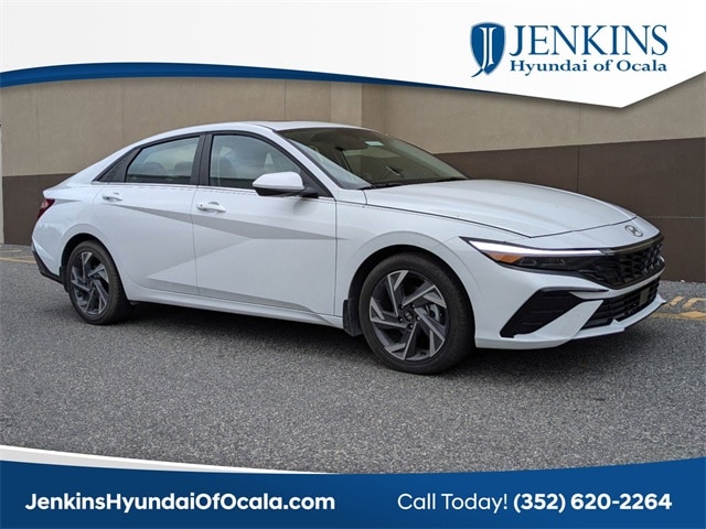 2025 Hyundai Elantra SEL's photo