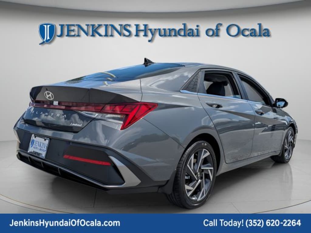 Certified 2025 Hyundai Elantra Limited Sedan