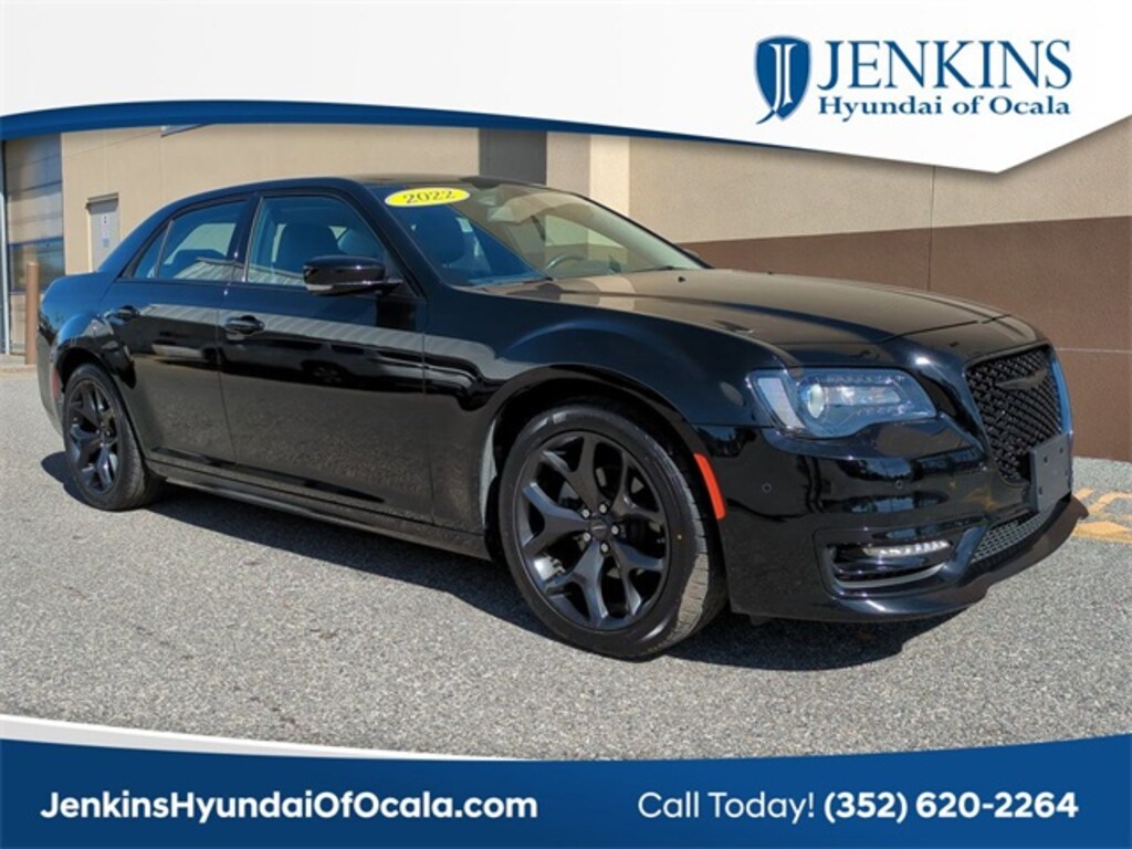 Used 2022 Chrysler 300 Touring L Sedan