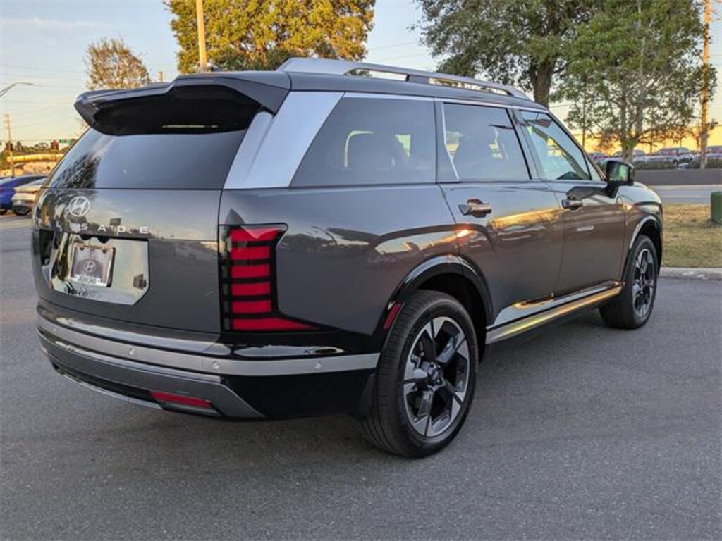 New 2026 Hyundai Palisade Limited FWD SUV