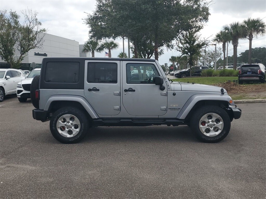 2013 Jeep Wrangler Unlimited Sahara photo 4
