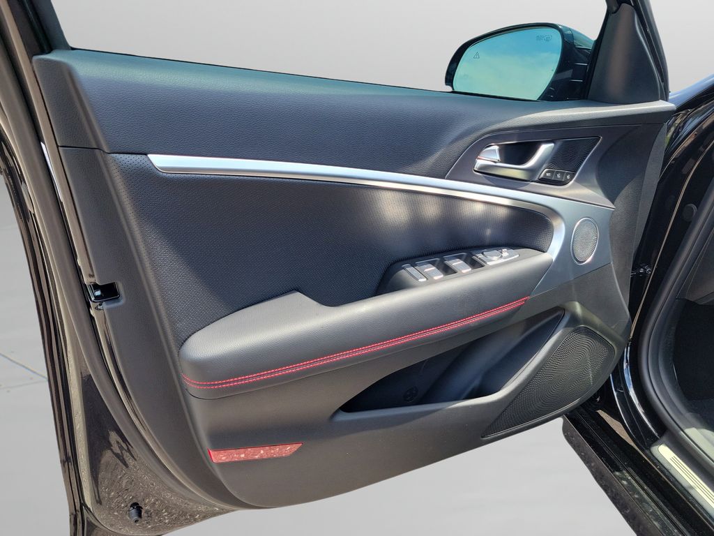 2026 GENESIS G70 28