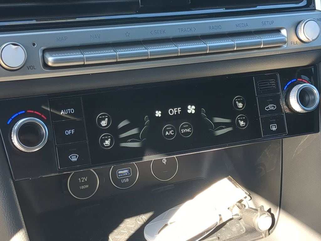 2025 GENESIS G70 Sport Advanced - Photo 24
