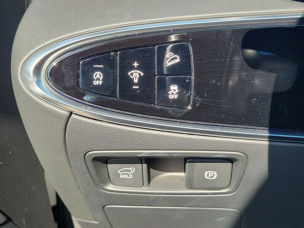 2025 GENESIS GV70 Standard - Photo 18