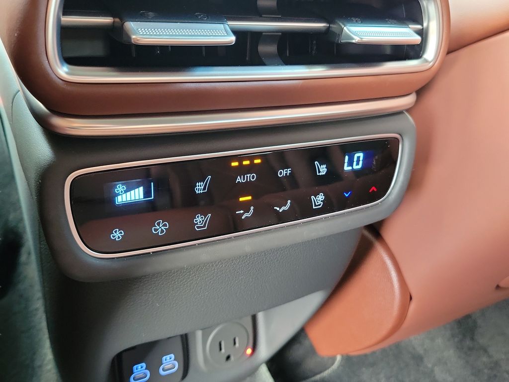 2025 GENESIS GV80 Prestige - Photo 14