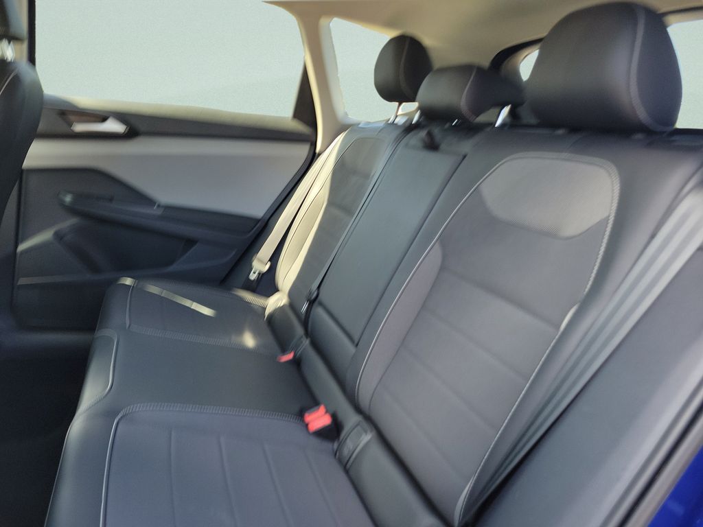 2023 Volkswagen Taos SE - Photo 9