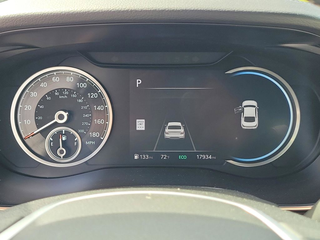 2025 GENESIS G70 Standard - Photo 22