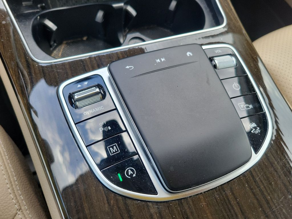 2021 Mercedes-Benz GLC GLC300 - Photo 34