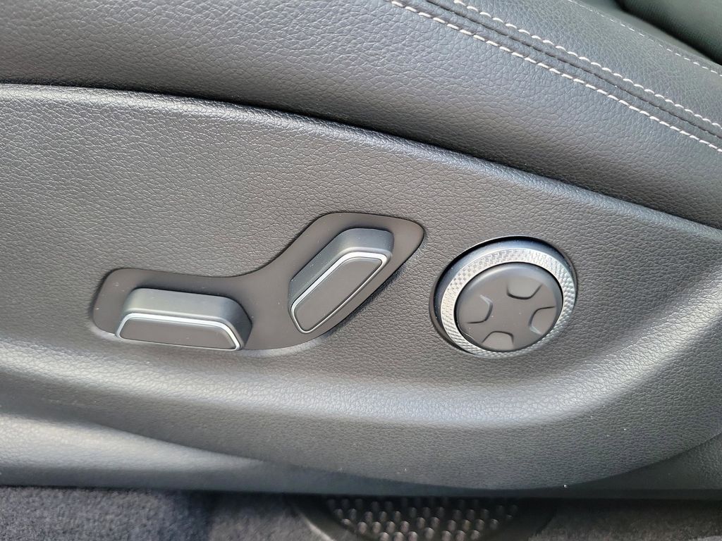 2025 GENESIS GV70 Standard - Photo 20
