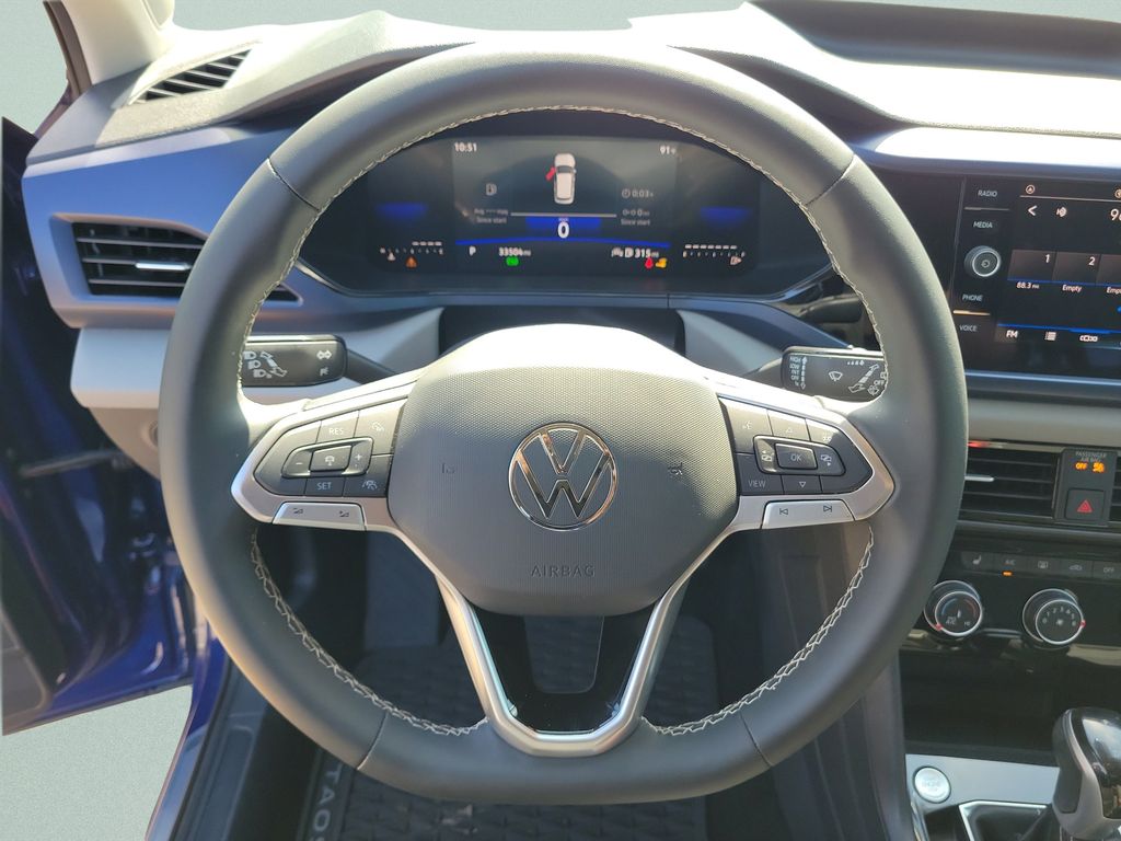 2023 Volkswagen Taos SE - Photo 18