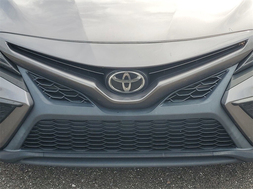 2021 Toyota Camry SE photo 4