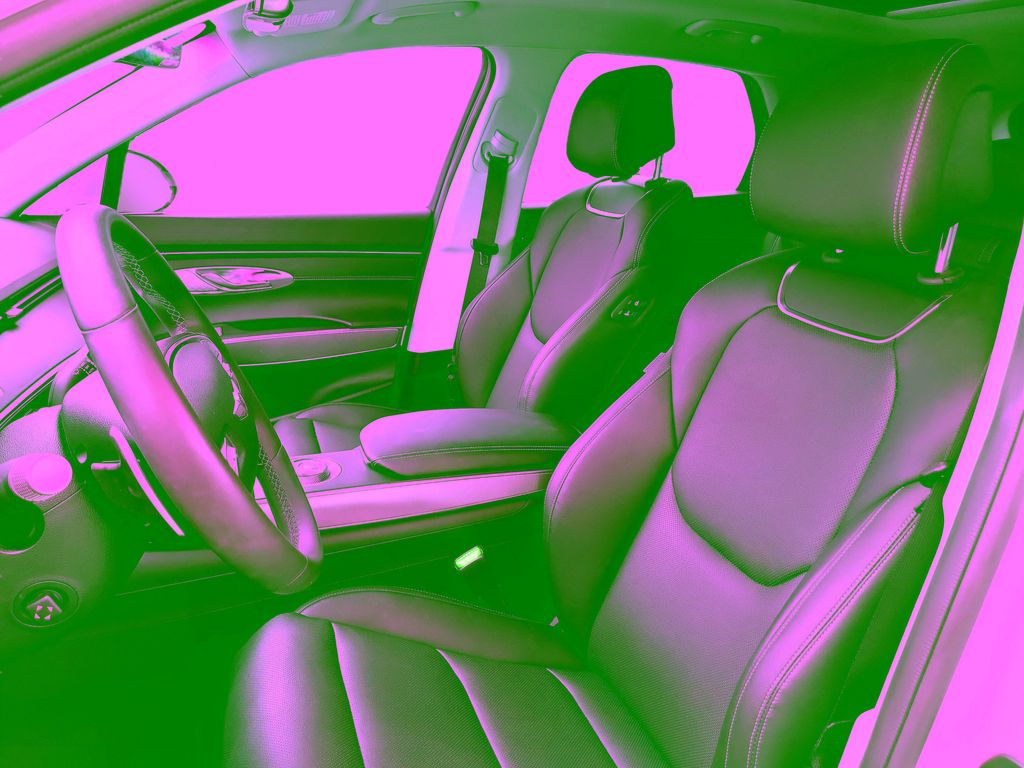 2025 GENESIS GV70 Standard - Photo 19