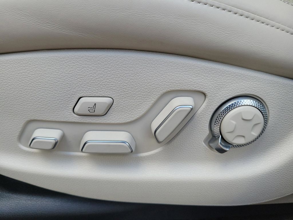 2024 GENESIS GV80 - Photo 15