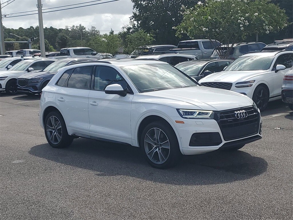 2020 Audi Q5 45 Prestige photo 2