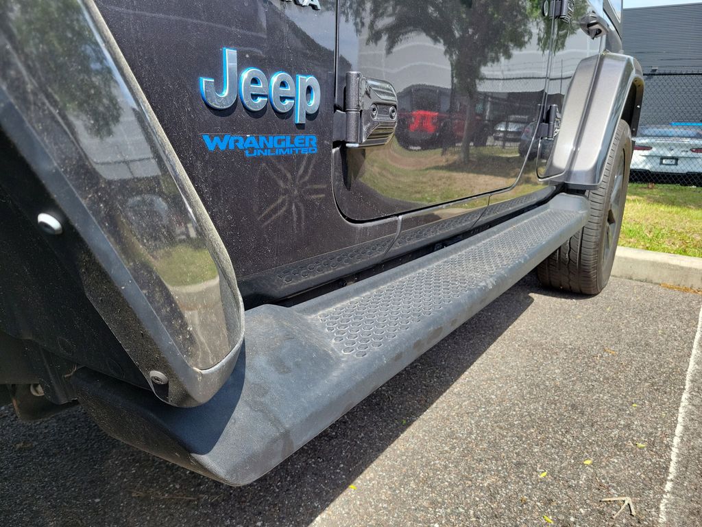 2022 Jeep Wrangler Unlimited Sahara 4XE - Photo 7