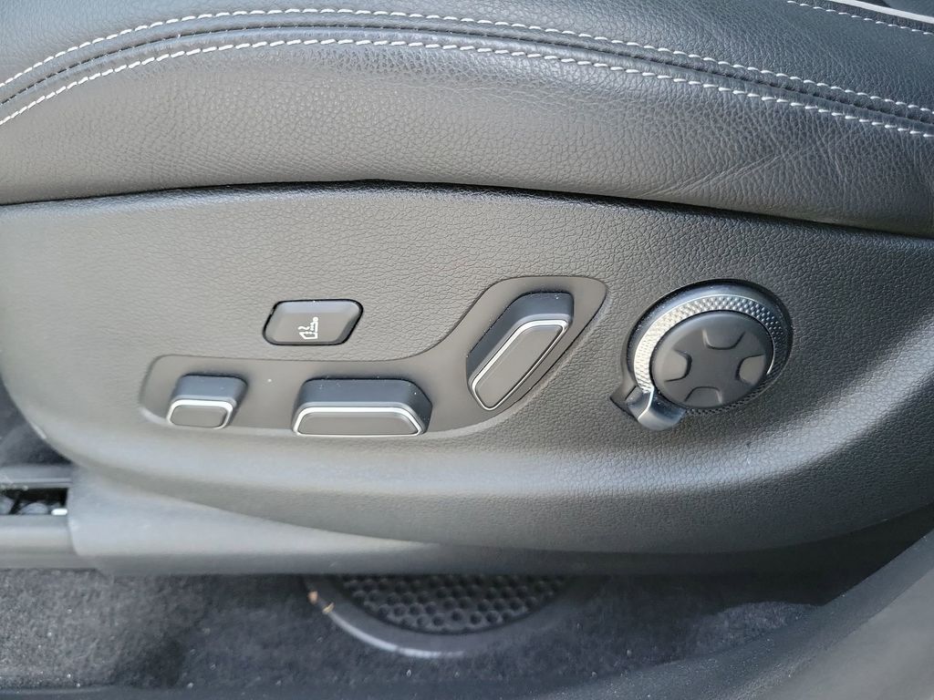 2025 GENESIS GV70 Standard - Photo 19