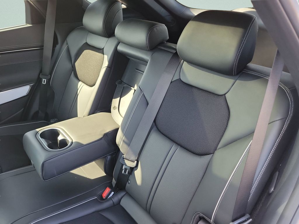 2025 GENESIS GV70 Standard - Photo 23