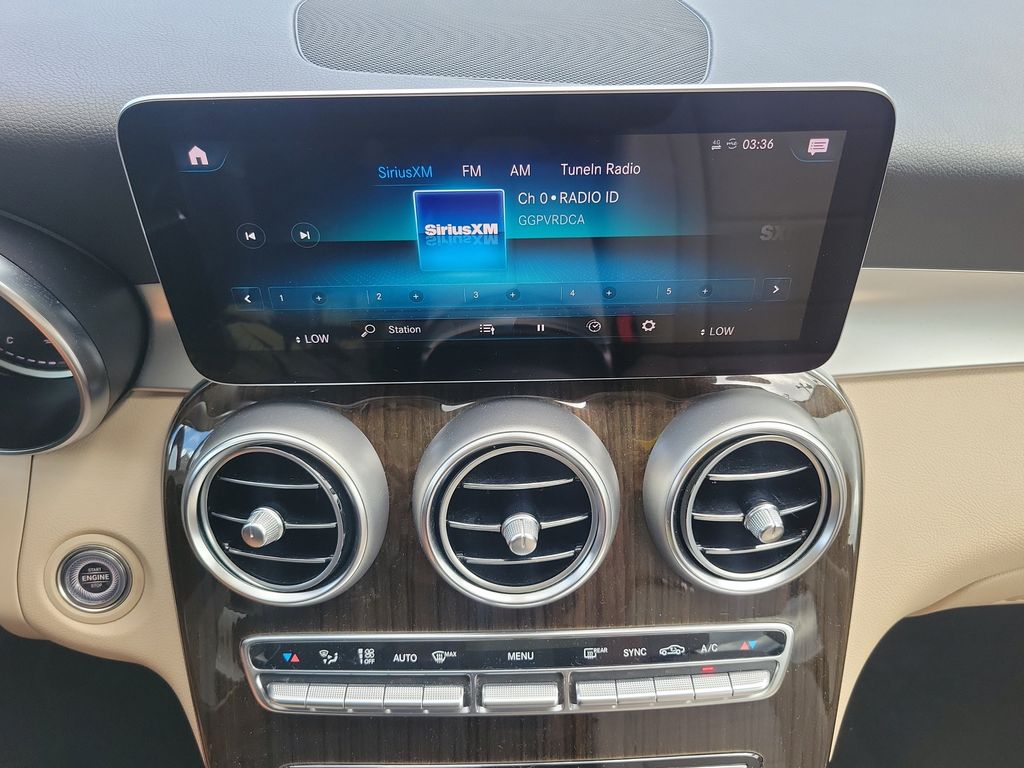 2021 Mercedes-Benz GLC GLC300 - Photo 31