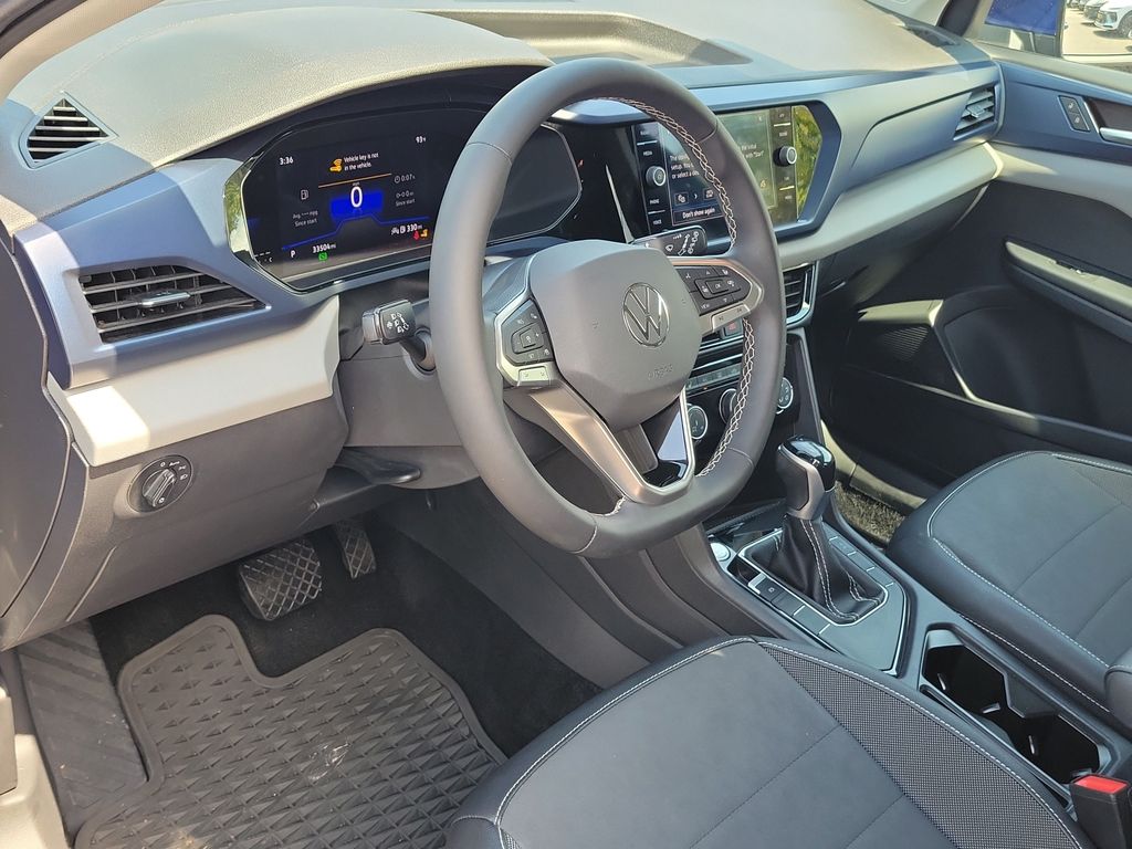 2023 Volkswagen Taos SE - Photo 25