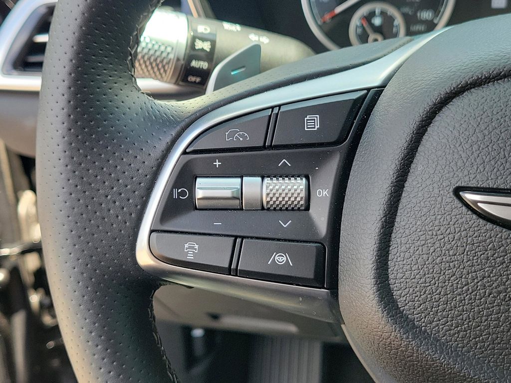 2026 GENESIS G70 Standard - Photo 15