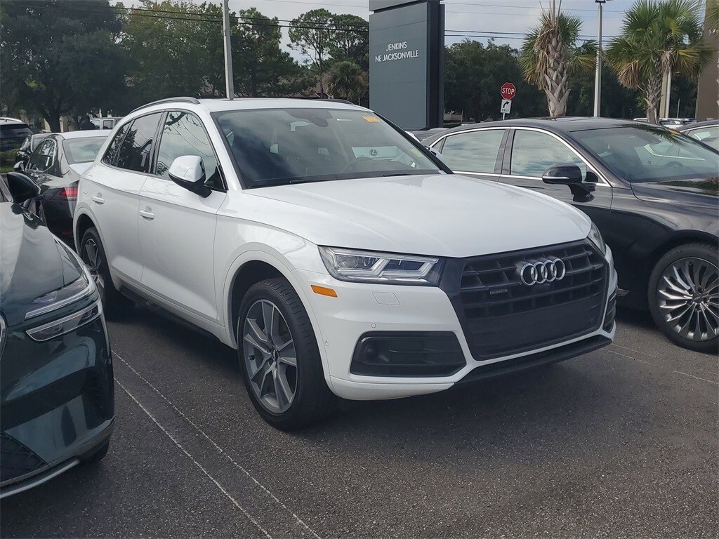 2020 Audi Q5 45 Prestige photo 2