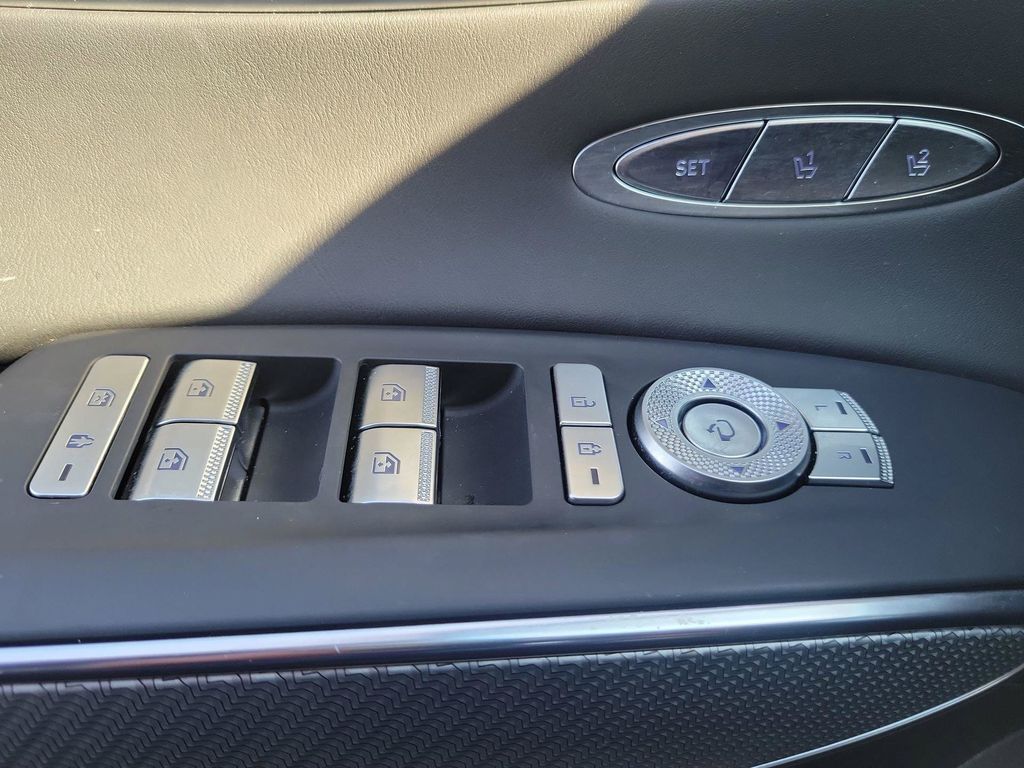 2025 GENESIS GV70 Standard - Photo 26