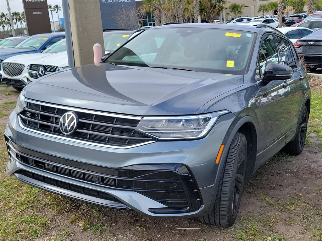 2023 Volkswagen Tiguan SE R-LINE BLACK