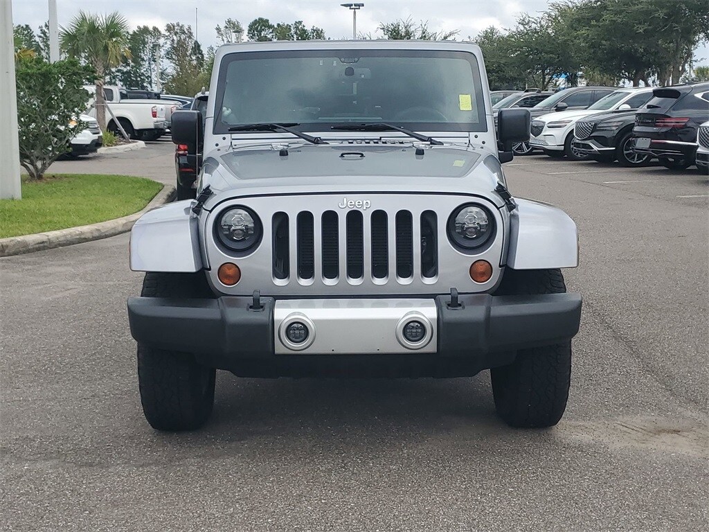 2013 Jeep Wrangler Unlimited Sahara photo 2