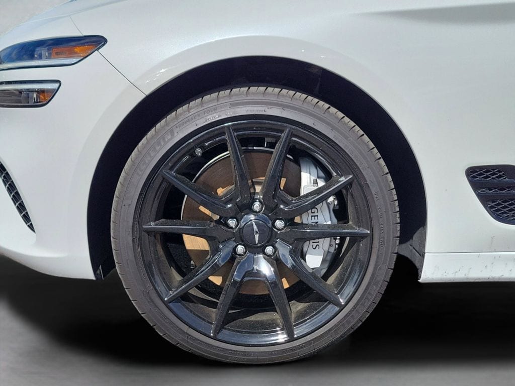 2025 GENESIS G70 Standard - Photo 13
