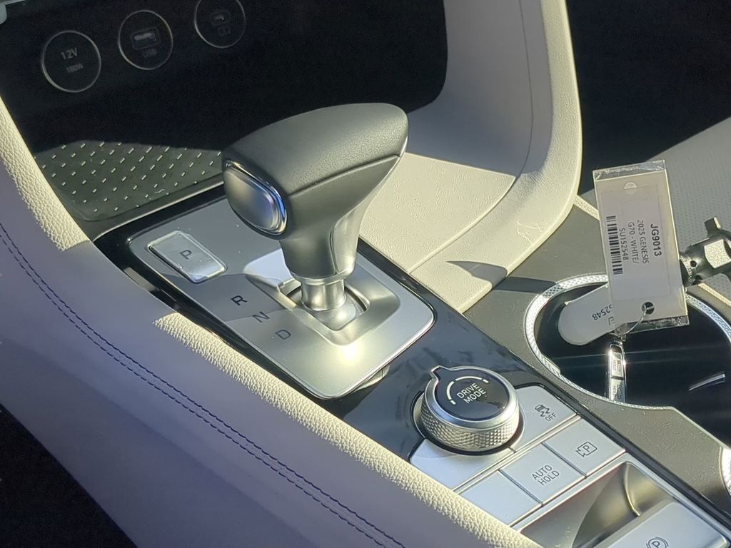 2025 GENESIS G70 Standard - Photo 22