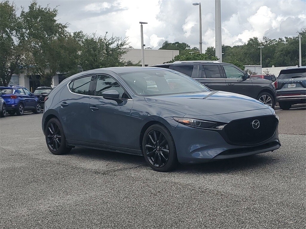 2019 Mazda Mazda3 Premium Hatchback photo 3