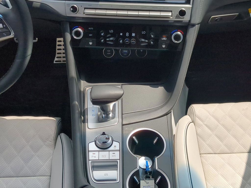 2025 GENESIS G70 Sport Advanced - Photo 13