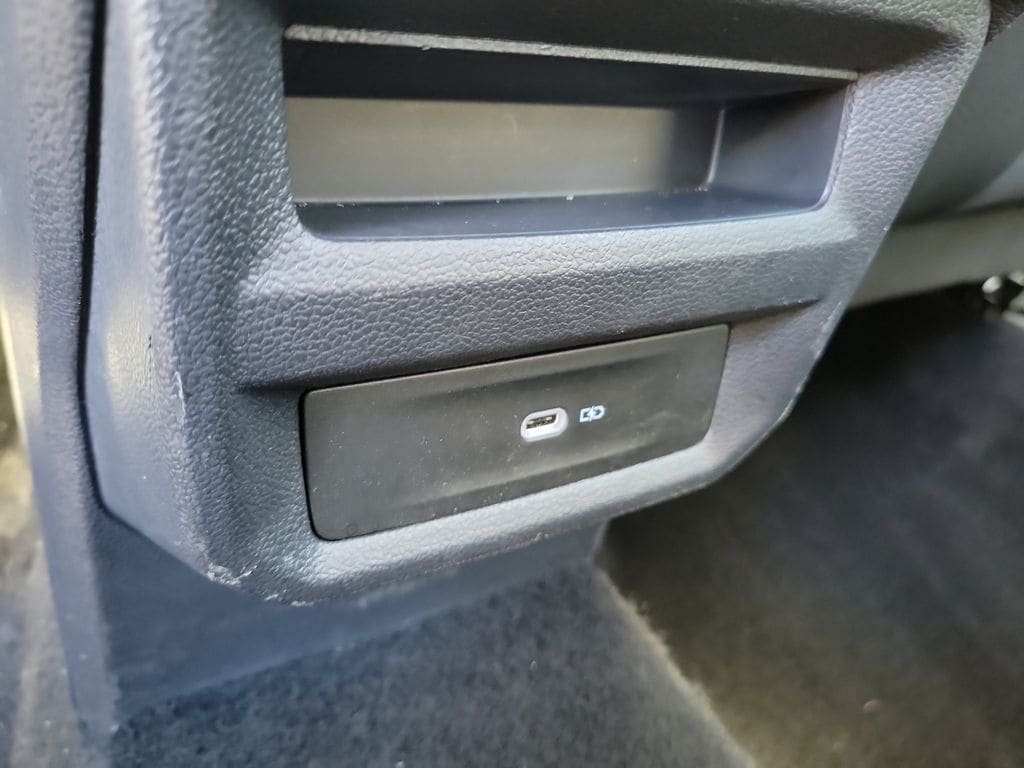 2023 Volkswagen Taos SE - Photo 10