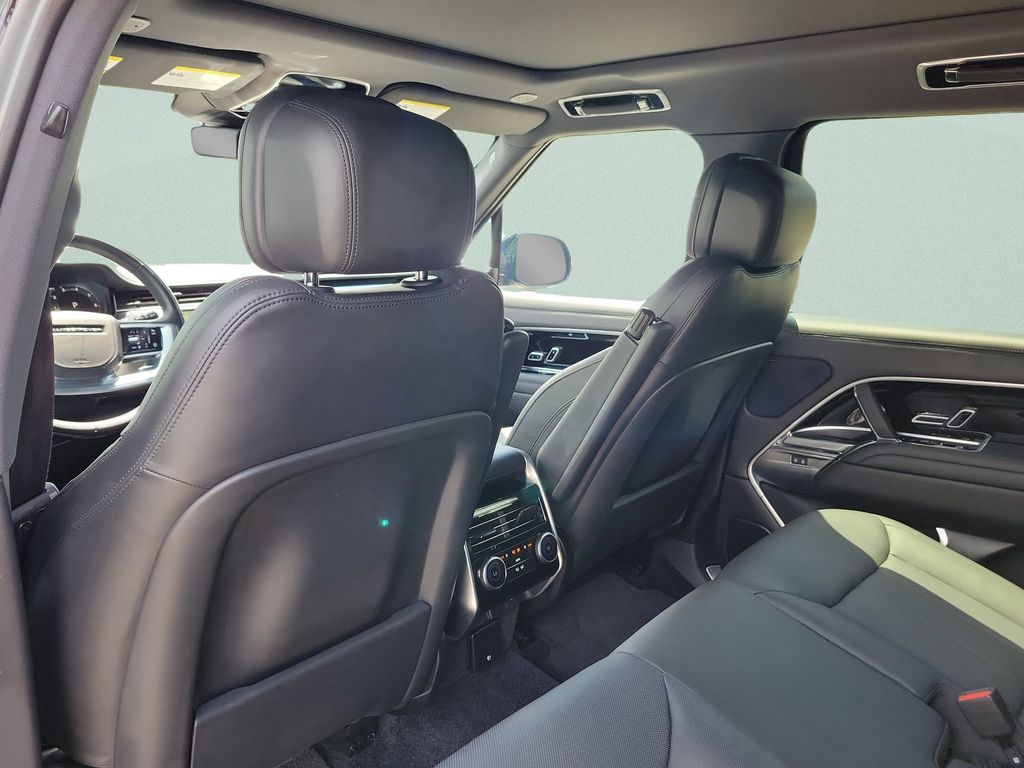 2023 Land Rover Range Rover SE - Photo 13