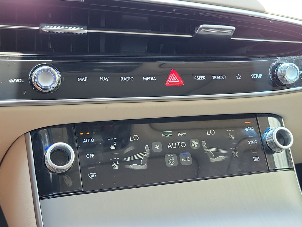 2026 GENESIS GV70 Advanced - Photo 10