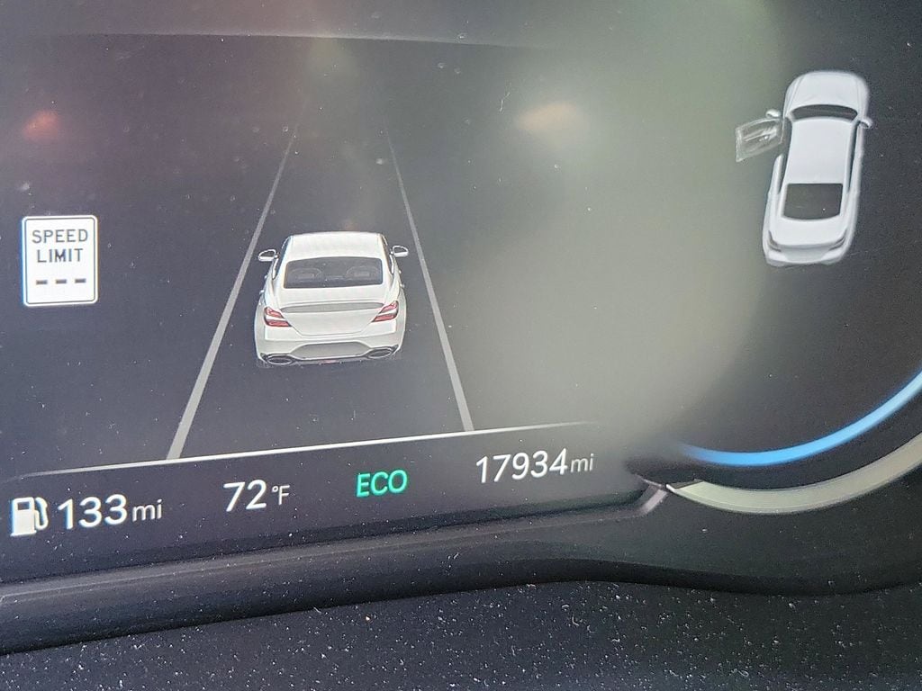 2025 GENESIS G70 Standard - Photo 21