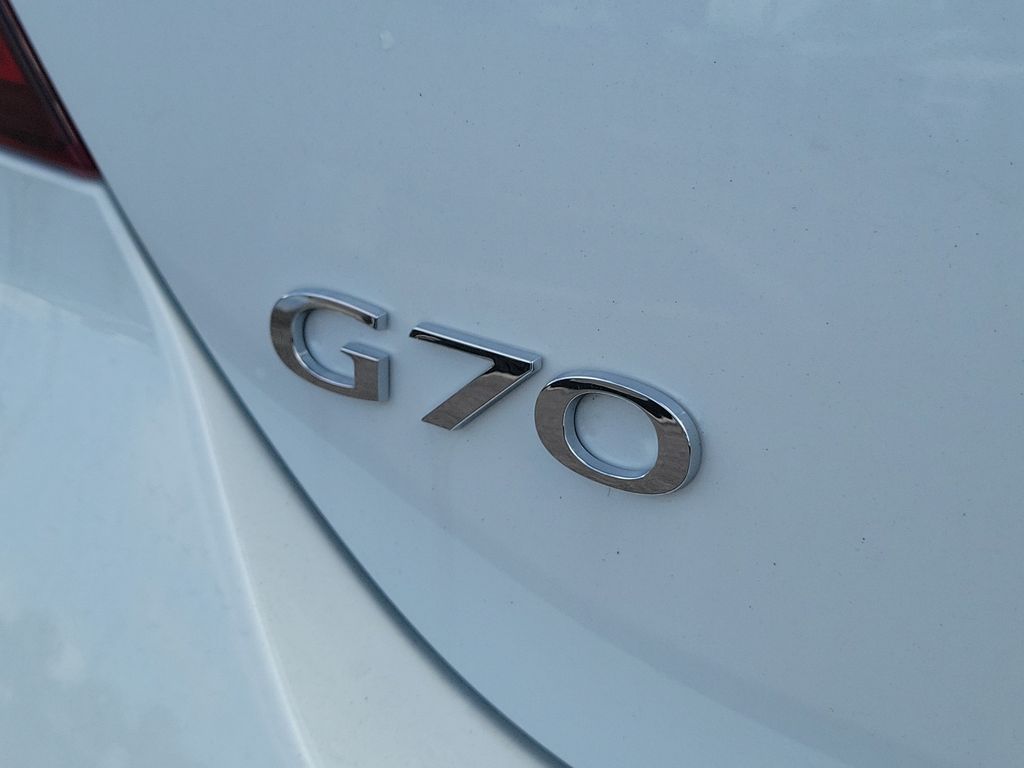 2025 GENESIS G70 Standard - Photo 34