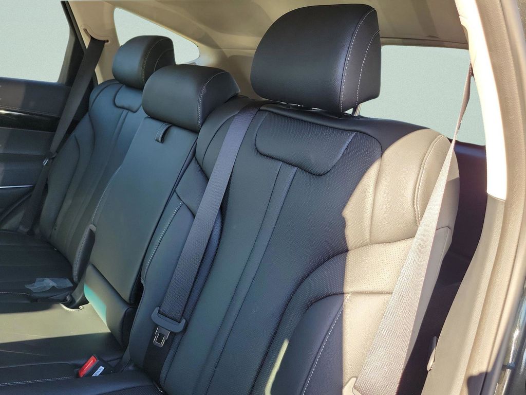 2025 GENESIS GV80 Standard - Photo 30